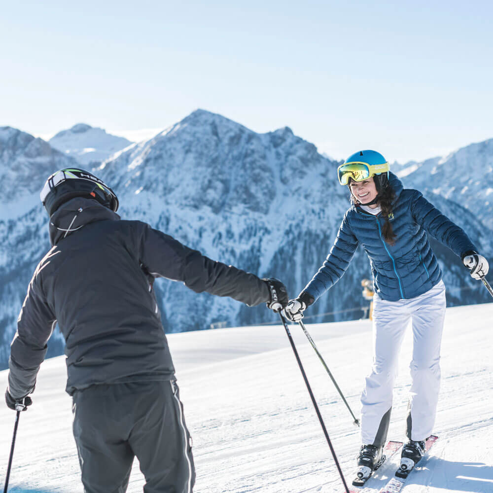 Sport invernali: sci, slittino, pattinaggio su ghiaccio, sci di fondo e ciaspolate